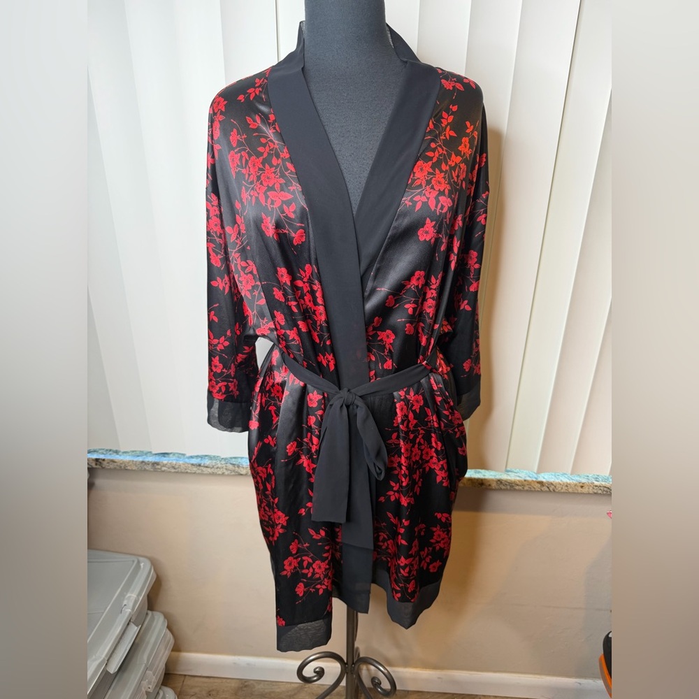 Victoria's Secret Black and Red Floral Faux Silk  Robe One Size